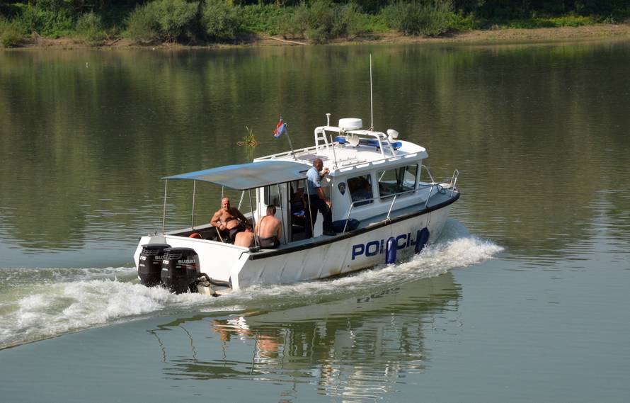 Slavonski Å amac: Potraga za nestalim u Savi