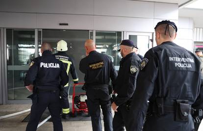 FOTO Izbio požar u trgovačkom centru u Šibeniku: 'Bio je kvar na električnim instalacijama'