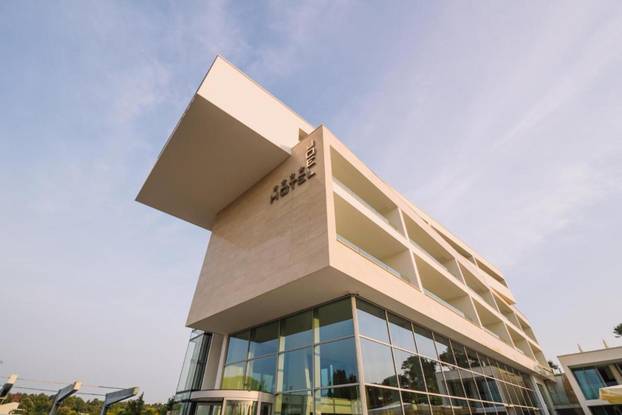 FOTO Samo luksuz! Evo u što ulažu naši nogometaši. Uvijek se traži koji kvadrat viška...