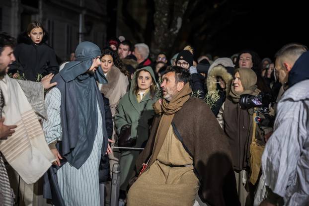 U Imotskom na Cvjetnicu uprizorena „Imotska Muka“, scenski prikaz Muke Gospodina našega Isusa Krista 