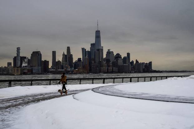 Major winter storm spreads across a large swath of the United States