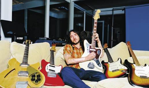 Gitarist John Frusciante boji se da ga ne ubije obožavateljica