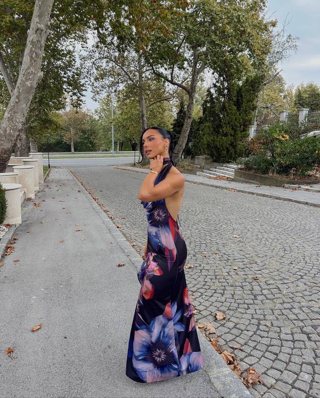 FOTO Ova fatalna balkanska ljepotica pali društvene mreže: Prepoznajete li ju?