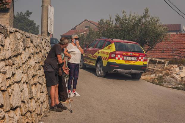 Opuzen: Izbio požar kod mjesta Vid u blizini Metkovića