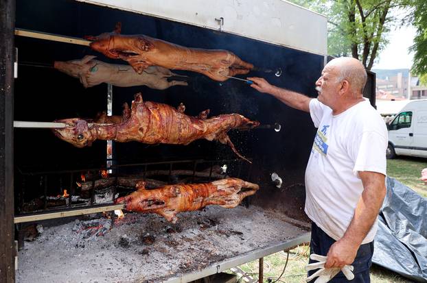 Sinj: Okupljanje ljudi u Sinju uoči 310. Sinjske alke