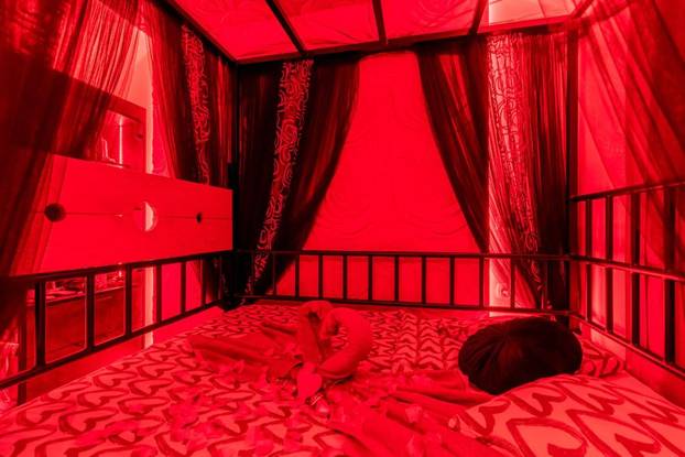 FOTO Jeste li znali da u Zagrebu možete unajmiti stan za BDSM? Pogledajte što se nudi unutra