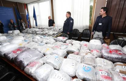 Kakav ulov karlovačke policije: Našli 307 kg 'trave' u kombiju