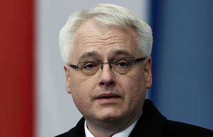Josipović: Zbog Sanadera mi je neugodno pred strancima