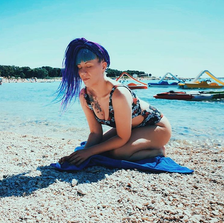 'Nije njezin stil': Nina Kraljić objavila fotografiju u tangama