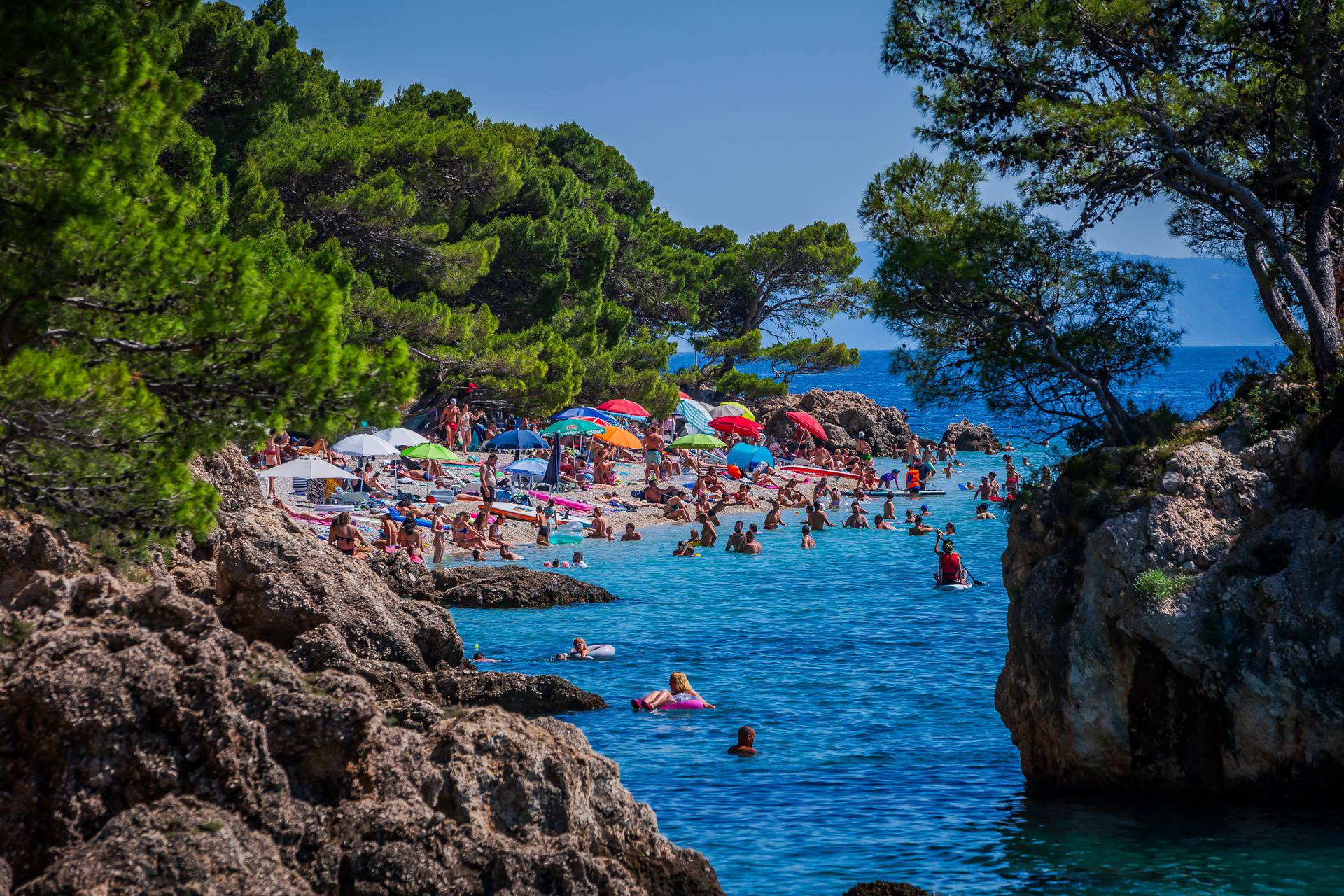 Kamen Brela i plaža Punta Rata  