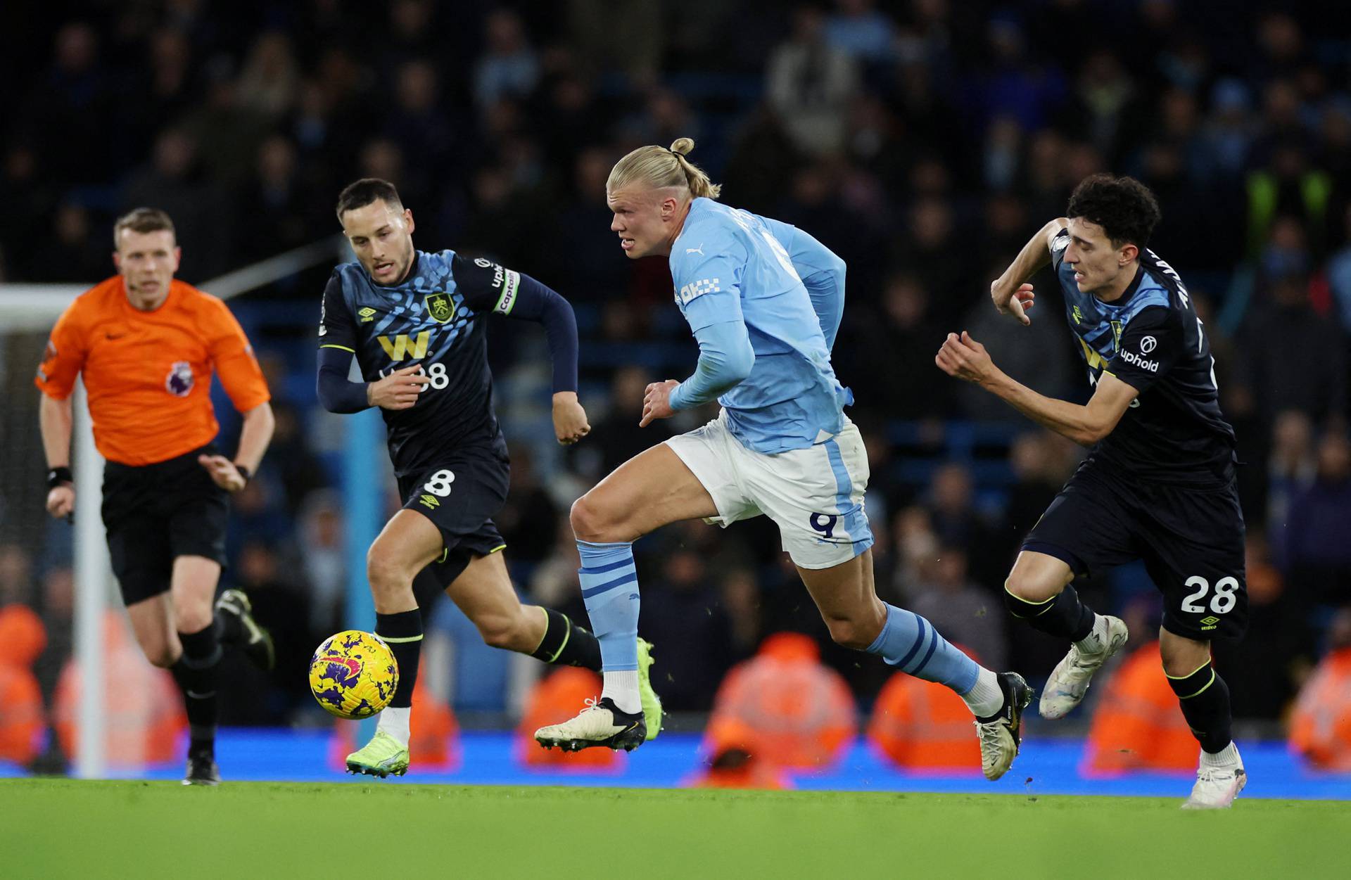 Premier League - Manchester City v Burnley