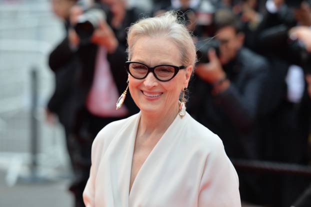 Sve?ano otvaranje 77. Filmskog festivala u Cannesu, crveni tepih