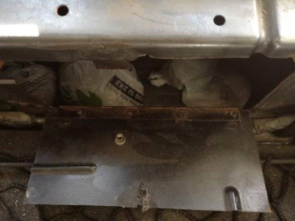 Pao na Bajakovu: Ispod branika auta skrivao je 22,4 kg srebra