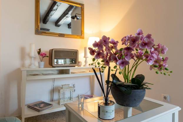 FOTO Ovaj predivan kameni dvorac s bazenom se prodaje za manje od 2 milijuna eura!