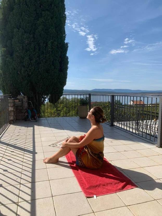 Sandra Bagarić je pozirala na plaži u kupaćem: 'Glumim ljeto'