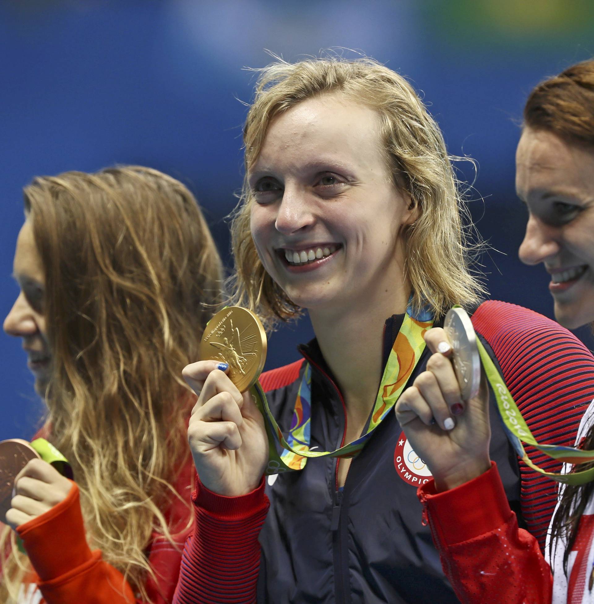 Swimming - Women's 800m Freestyle Victory Ceremony