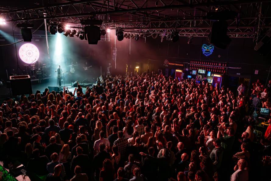 BluVinil svirkom na prepunom koncertu u Zagrebu predstavio album i najavio velike stvari