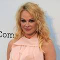 Pamela Anderson ponovno pred kamerama: Ovog puta se prima alata i preuređivanja imanja