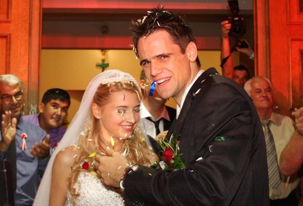 ARHIVA - 2012. Solin: Oženio se nogometaš Franko Andrijaševi?