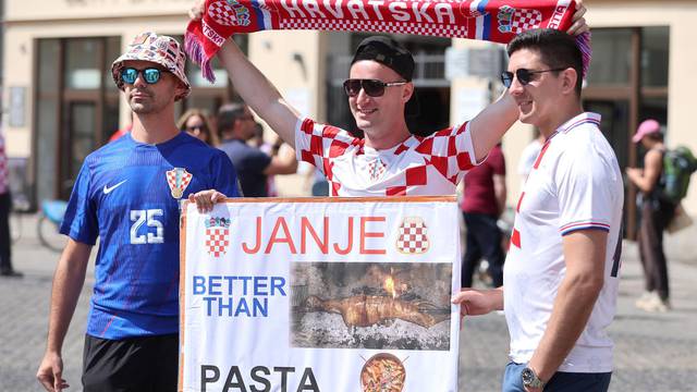 Leipzig: "Janje better than pasta" - poruka Hrvatskih navijača Talijanima