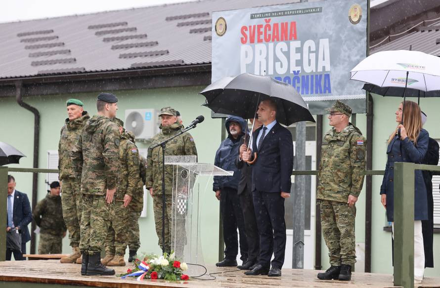 Prisegnulo 900 ročnika u Kninu, Požegi i Slunju: Među njima je i naša hrvačica Veronika Vilk