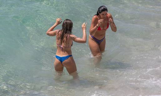 FOTO U Dubrovniku ljeto već traje, Banje su prepune turista