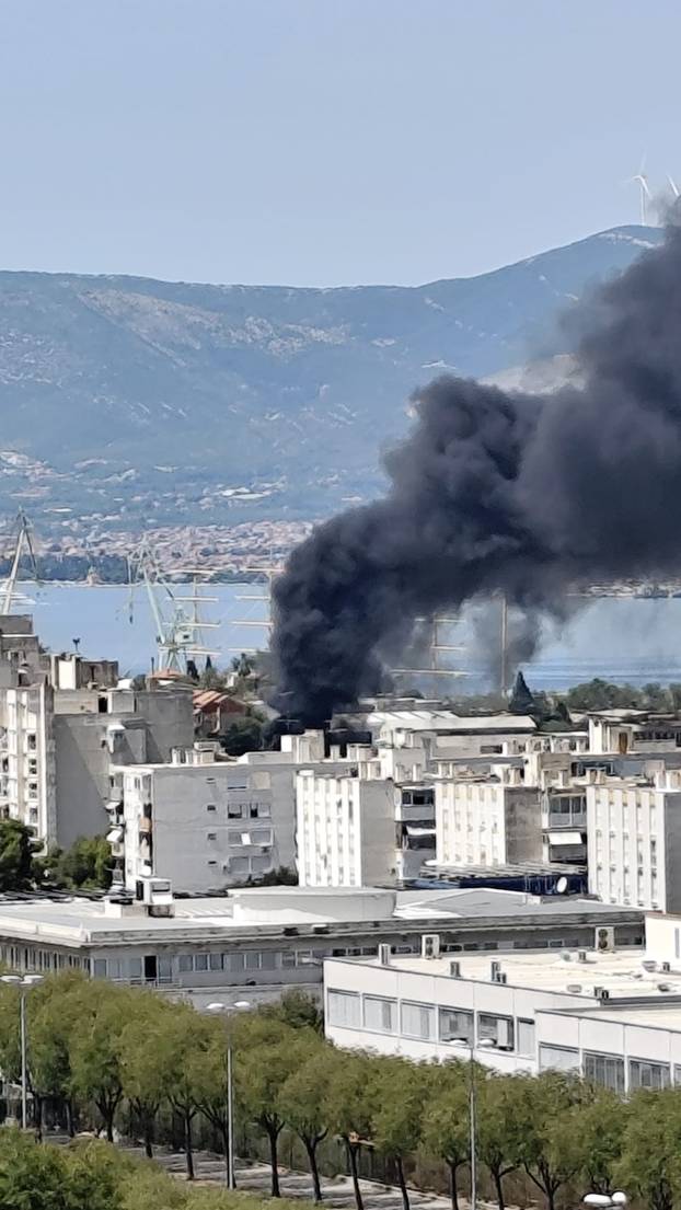 FOTO Ovo je kamion koji je gorio na splitskim Stinicama