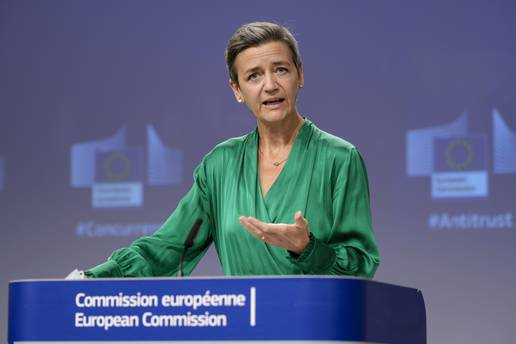 VIDEO Dobra vuna? Vestager plela dok šefica Komisije priča