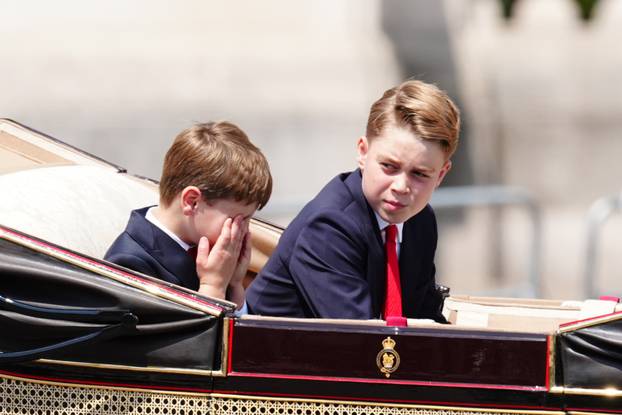 Kraljevska obitelj obilježava kraljev službeni ro?endan paradom Trooping the Colour