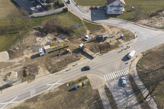 Pogled iz zraka na rekonstrukciju Sarajevske ulice u Zagrebu i prvo proširenje tramvajske pruge nakon 20 godina