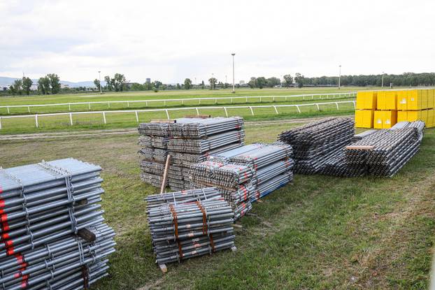 Zagreb: Počeli su radovi za Thompsonov koncert na Hipodromu