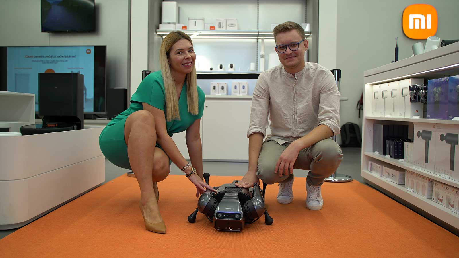 U Zagrebu predstavili robotskog psa: Trči do 12 km/h, sam snima okolinu i sluša naredbe vlasnika