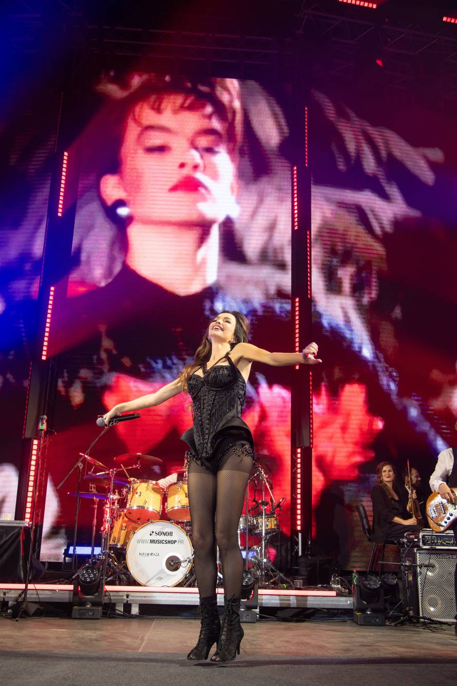 FOTO Severina napunila Gripe: Na velikom koncertu punom emocija uživala u svom Splitu