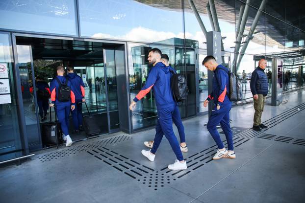 Zagreb: Odlazak hrvatske nogometne reprezentacije u Prag 