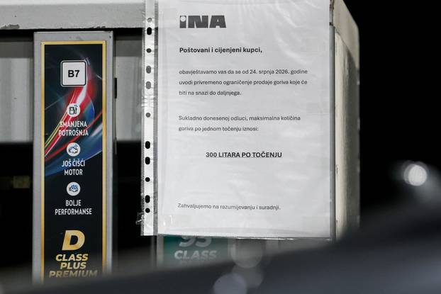 Zagreb: Automobili na benzinskoj postaji uo&ccaron;i sutra&scaron;njeg poskupljenja benzina