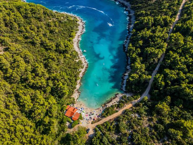 Plaža Žitna, Korčula - Zavalatica snimljena iz zraka 