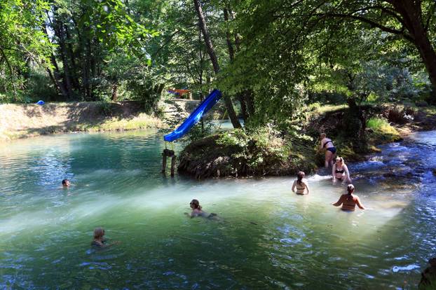Brojna kupališa rijeke Mrežnice