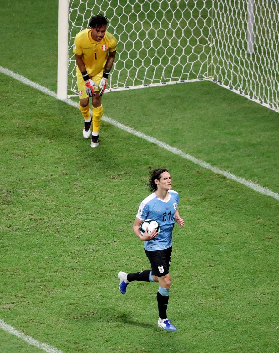 Suárez tragičar Urugvaja: Peru senzacionalni polufinalist Cope