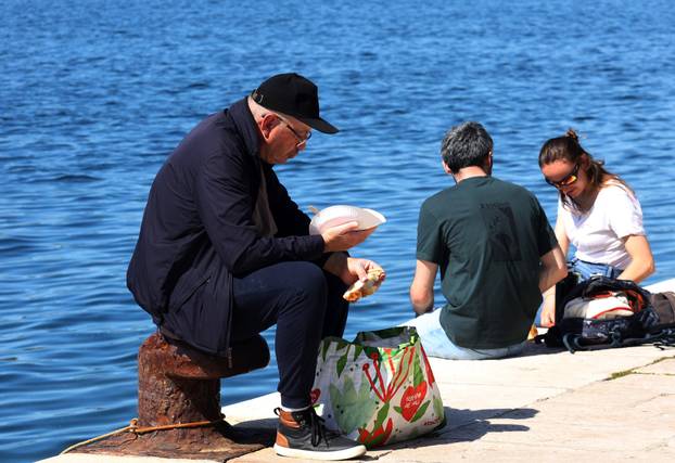 Šibenik: Podjela hrane na uskršnji ponedjeljak