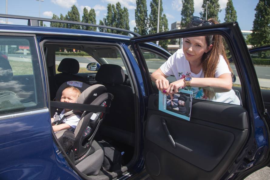 Dijete mora biti sigurno u sjedalici, namještanje je važno