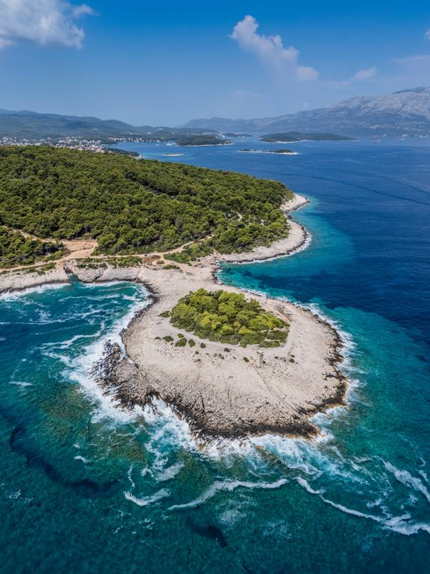 Poluotok Ražnjić na Korčuli snimljen iz zraka 