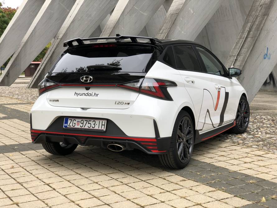 Test vatrenog Hyundaija i20: Otrov se čuva u malim bočicama