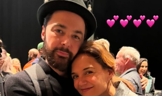 Katie Holmes uživala u zagrljaju zvijezde 'Teorije velikog praska'