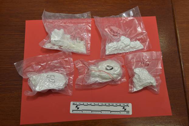Zadar: Policijski djelatnici PU zadarske zaplijenili 232 grama kokaina, strojnicu Uzi i piÅ¡tolj CZ