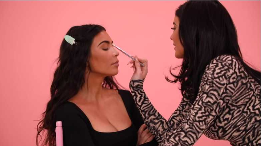 Kim 'oplela' po sestrinoj liniji šminke: 'To je jeftino s*anje...'