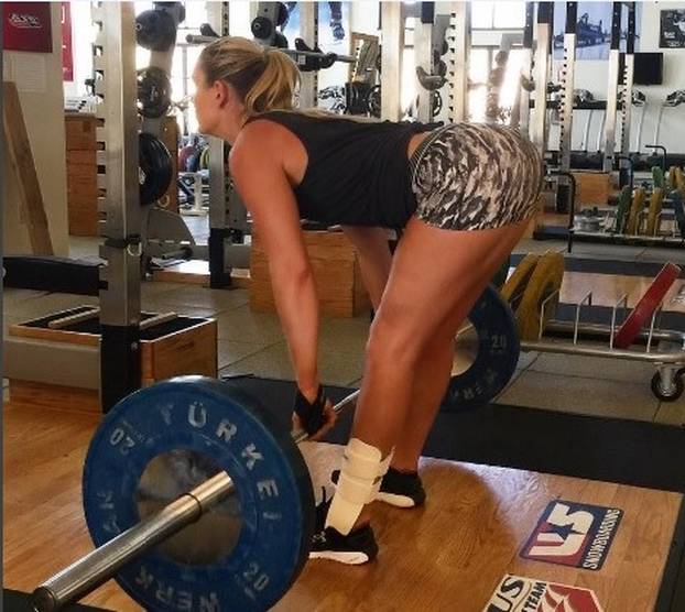 Skijaška Sharon Stone rado pozira bez gaćica i grudnjaka. Sad ide po nemogući pothvat