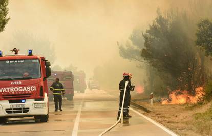 Tko je ovdje lud? Naplatili su vodu vatrogascima za hidrant