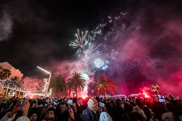 Željko Bebek i Baby Lasagna uvelu su Split u Novu 2026. godinu uz vatromet i dronove