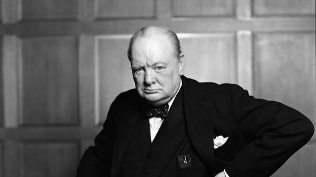 Churchillove papuče na dražbi prodane za više od 32.000 funti
