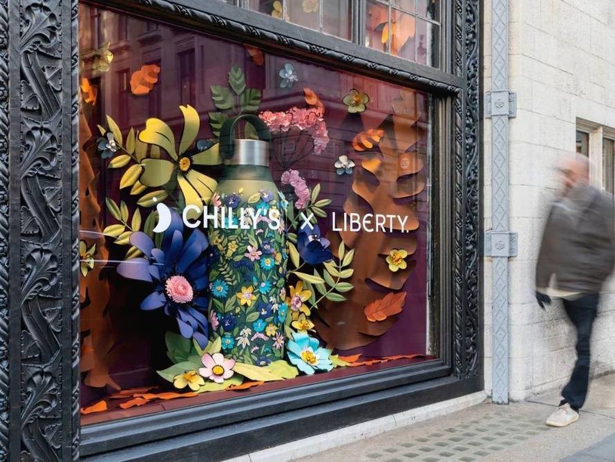 Božićni pokloni za žene: 20 ideja koje slave želje, navike i male radosti žena